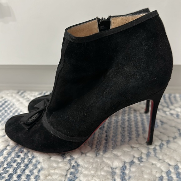 Christian Louboutin suede booties with bow - Picture 4 of 6